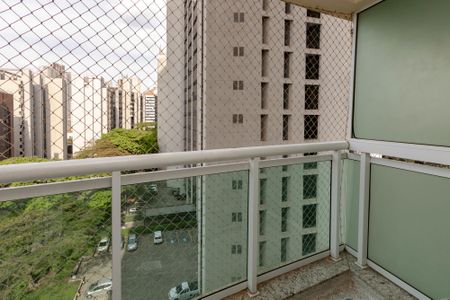 Apartamento à venda com 165m², 3 quartos e 2 vagas Apartamento à venda com 165m², 3 quartos e 2 vagasVaranda da Suíte 1