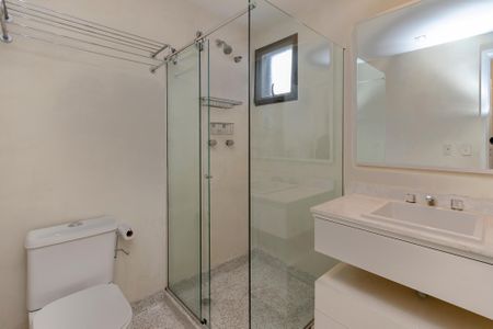 Apartamento à venda com 165m², 3 quartos e 2 vagas Apartamento à venda com 165m², 3 quartos e 2 vagasBanheiro da Suíte 1