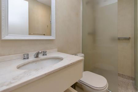 Apartamento à venda com 165m², 3 quartos e 2 vagas Apartamento à venda com 165m², 3 quartos e 2 vagasBanheiro