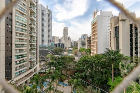 Apartamento à venda com 165m², 3 quartos e 2 vagas Apartamento à venda com 165m², 3 quartos e 2 vagasVista da Suíte 2