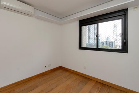 Apartamento à venda com 165m², 3 quartos e 2 vagas Apartamento à venda com 165m², 3 quartos e 2 vagasSuíte 2