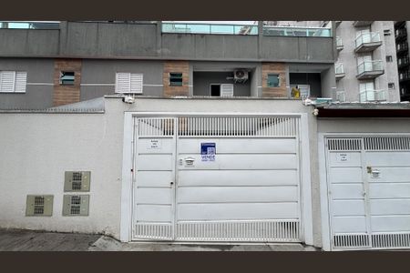 Casa à venda com 145m², 2 quartos e 1 vaga Casa à venda com 145m², 2 quartos e 1 vagaFachada