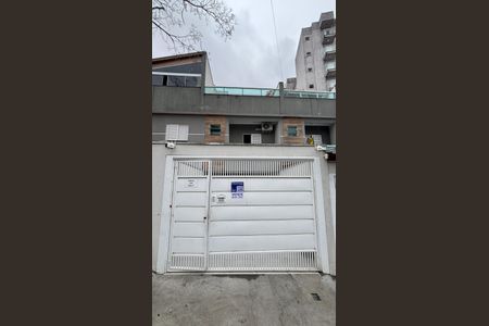 Casa à venda com 145m², 2 quartos e 1 vaga Casa à venda com 145m², 2 quartos e 1 vagaFachada