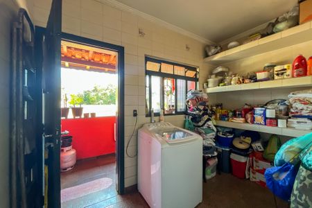 Casa à venda com 349m², 3 quartos e 2 vagas Casa à venda com 349m², 3 quartos e 2 vagasÁrea de Serviço