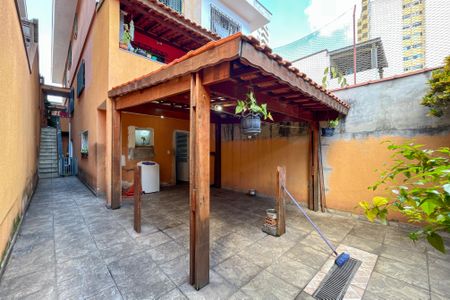 Casa à venda com 349m², 3 quartos e 2 vagas Casa à venda com 349m², 3 quartos e 2 vagasQuintal