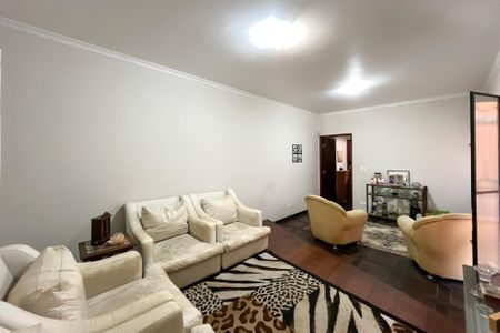Casa à venda com 349m², 3 quartos e 2 vagas Casa à venda com 349m², 3 quartos e 2 vagasSala