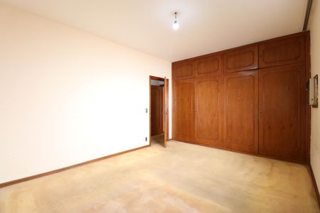 Casa à venda com 208m², 2 quartos e 4 vagasQuarto 2