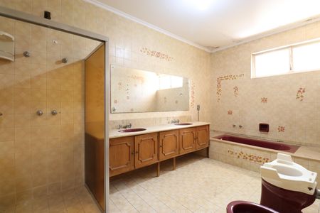 Casa à venda com 208m², 2 quartos e 4 vagasBanheiro Social