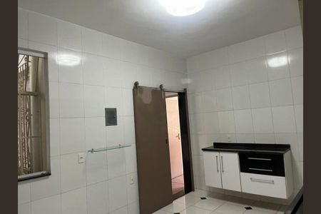 Casa de condomínio à venda com 229m², 4 quartos e 3 vagas
