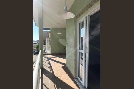 Casa de condomínio à venda com 229m², 4 quartos e 3 vagas