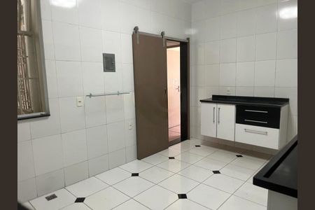 Casa de condomínio à venda com 229m², 4 quartos e 3 vagas