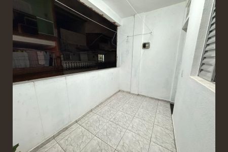 Casa à venda com 101m², 4 quartos e 1 vaga Casa à venda com 101m², 4 quartos e 1 vagaVaranda