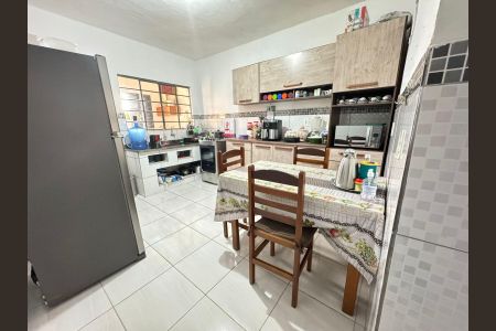 Casa à venda com 101m², 4 quartos e 1 vaga Casa à venda com 101m², 4 quartos e 1 vagaCozinha
