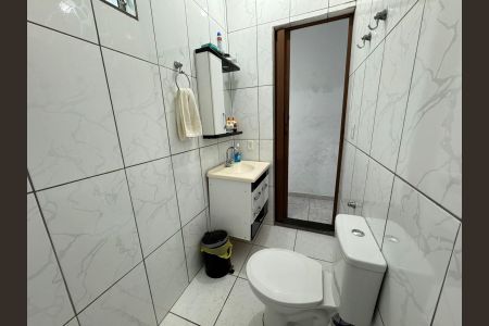 Casa à venda com 101m², 4 quartos e 1 vaga Casa à venda com 101m², 4 quartos e 1 vagaBanheiro 2