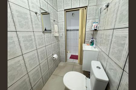 Casa à venda com 101m², 4 quartos e 1 vaga Casa à venda com 101m², 4 quartos e 1 vagaBanheiro 1