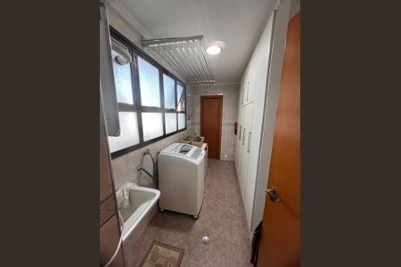 Apartamento à venda com 146m², 3 quartos e 3 vagas Apartamento à venda com 146m², 3 quartos e 3 vagasÁrea de Serviço