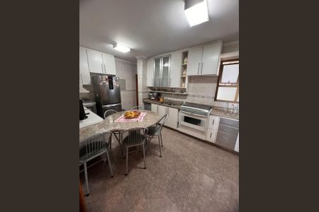 Apartamento à venda com 146m², 3 quartos e 3 vagas Apartamento à venda com 146m², 3 quartos e 3 vagasCozinha