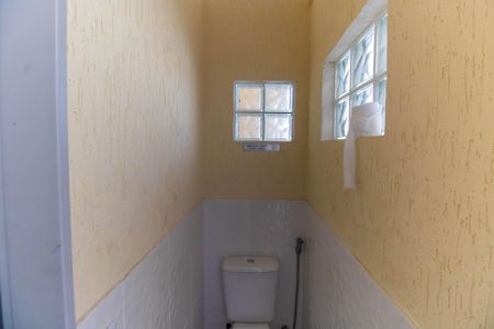 Casa à venda com 450m², 5 quartos e 2 vagas Casa à venda com 450m², 5 quartos e 2 vagasBanheiro Externo