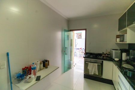 Casa à venda com 450m², 5 quartos e 2 vagas Casa à venda com 450m², 5 quartos e 2 vagasCozinha