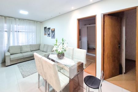 Casa à venda com 152m², 2 quartos e 3 vagasSala
