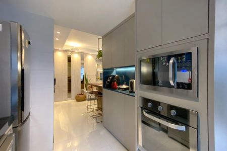 Apartamento à venda com 95m², 3 quartos e 2 vagasCozinha e Área de Serviço