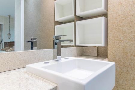 Banheiro de apartamento à venda com 1 quarto, 49m² em Praia de Belas, Porto Alegre