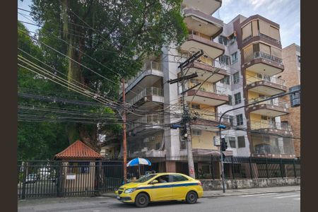 Apartamento à venda com 116m², 3 quartos e 1 vaga Apartamento à venda com 116m², 3 quartos e 1 vagaFachada