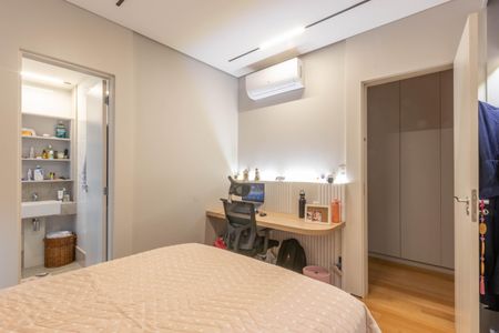 Apartamento à venda com 179m², 4 quartos e 5 vagasSuíte 2