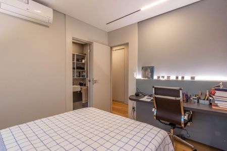 Apartamento à venda com 179m², 4 quartos e 5 vagasSuíte 3