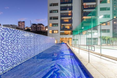 Apartamento à venda com 179m², 4 quartos e 5 vagasÁrea comum - Piscina