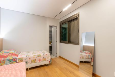 Apartamento à venda com 179m², 4 quartos e 5 vagasSuíte 4