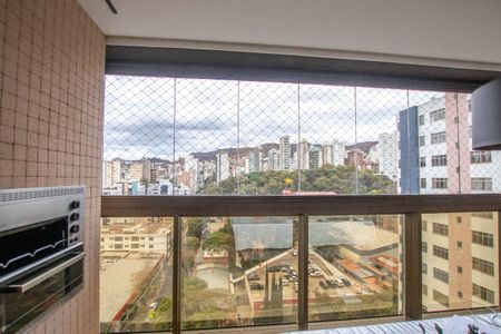 Apartamento à venda com 179m², 4 quartos e 5 vagasVaranda gourmet