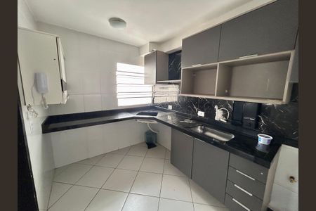 Apartamento à venda com 47m², 2 quartos e 1 vaga Apartamento à venda com 47m², 2 quartos e 1 vagaCozinha e Área de Serviço