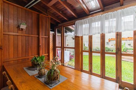 Casa de condomínio à venda com 126m², 3 quartos e 2 vagasChurrasqueira