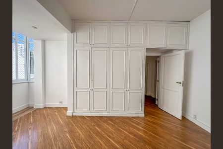 Apartamento à venda com 107m², 2 quartos e sem vagaSala