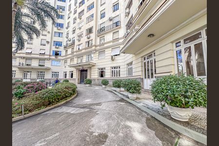 Apartamento à venda com 107m², 2 quartos e sem vagaFachada