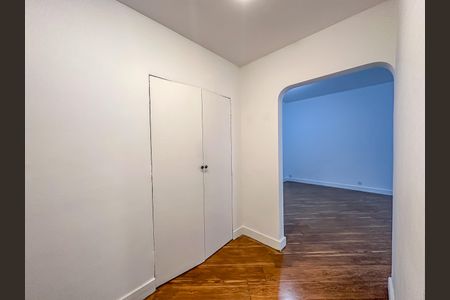 Apartamento à venda com 107m², 2 quartos e sem vagaCorredor