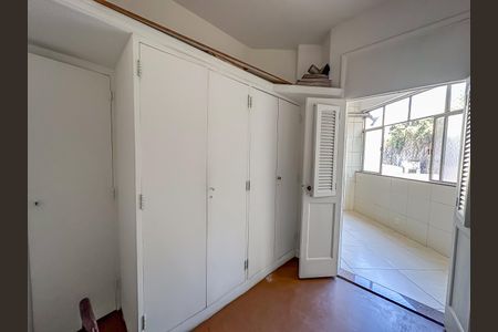 Apartamento à venda com 107m², 2 quartos e sem vagaQuarto de Serviço
