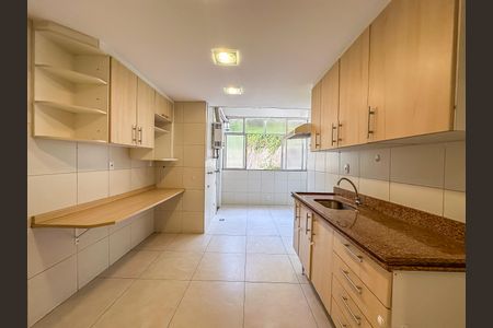 Apartamento à venda com 107m², 2 quartos e sem vagaCozinha