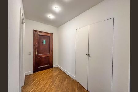 Apartamento à venda com 107m², 2 quartos e sem vagaCorredor