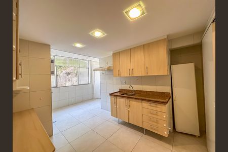 Apartamento à venda com 107m², 2 quartos e sem vagaCozinha
