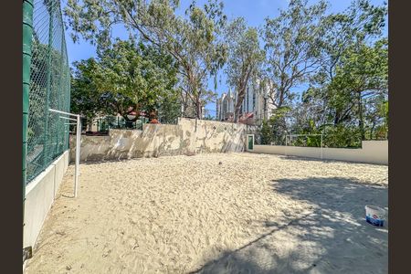 Apartamento à venda com 107m², 2 quartos e sem vagaÁrea comum