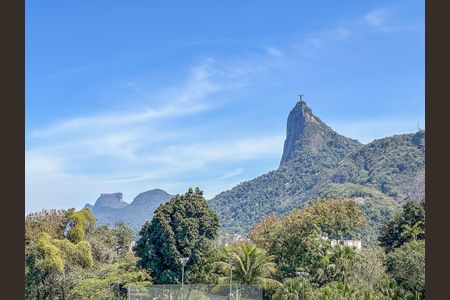 Apartamento à venda com 107m², 2 quartos e sem vagaÁrea comum