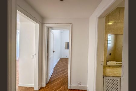 Apartamento à venda com 107m², 2 quartos e sem vagaCorredor