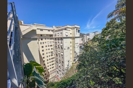 Apartamento à venda com 107m², 2 quartos e sem vagaÁrea comum