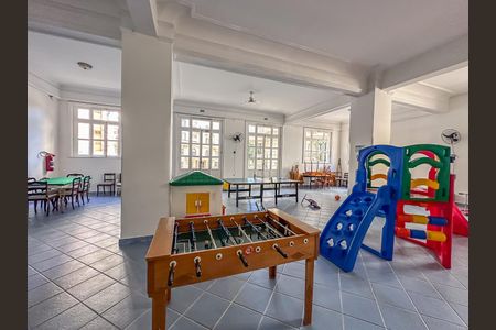 Apartamento à venda com 107m², 2 quartos e sem vagaÁrea comum