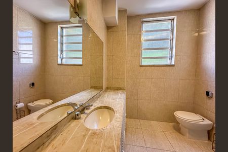 Apartamento à venda com 107m², 2 quartos e sem vagaBanheiro do Quarto 