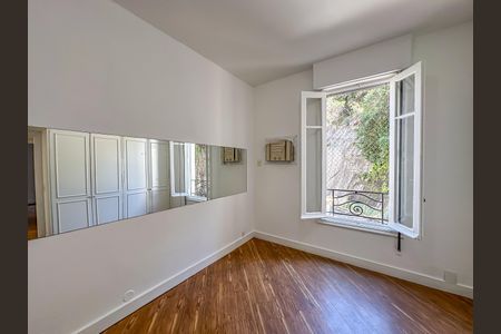 Apartamento à venda com 107m², 2 quartos e sem vagaQuarto 2