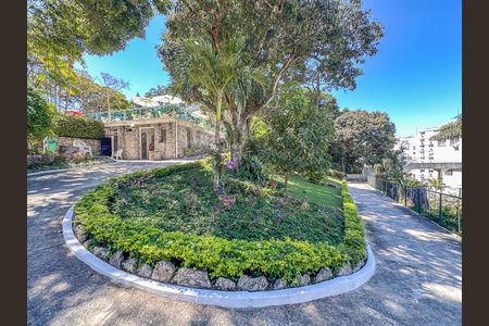 Apartamento à venda com 107m², 2 quartos e sem vagaÁrea comum