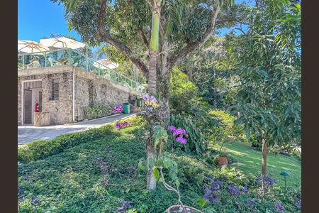 Apartamento à venda com 107m², 2 quartos e sem vagaÁrea comum